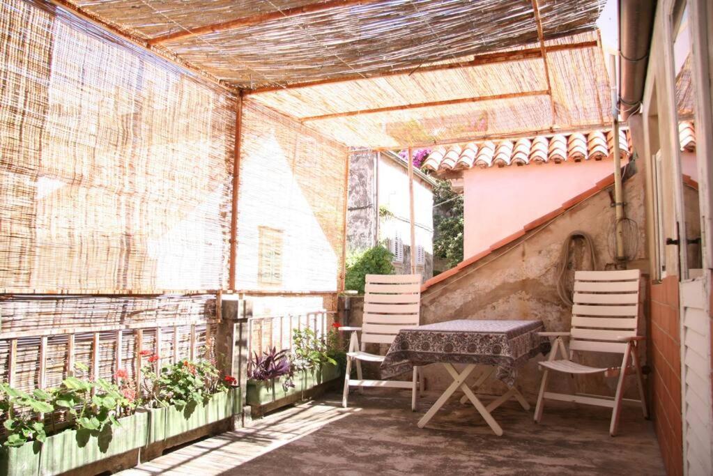Apartamento 1-Bdrm With Terrace In The Old Town Dubrovnik Exterior foto